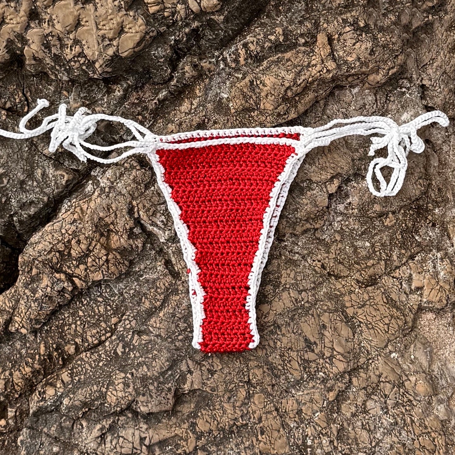LE BIKINI Bas - Rouge Blanc